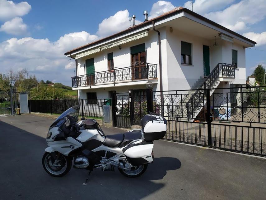 Astixio Vila San Damiano dʼAsti Exterior foto